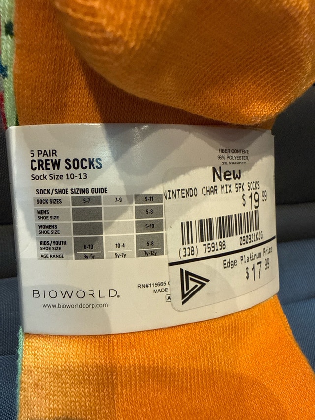 BioWorld Super Mario Crew Socks - 5 pairs - photo 3
