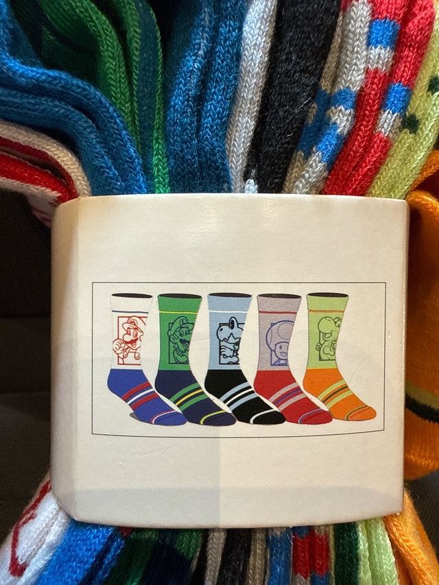 BioWorld Super Mario Crew Socks - 5 pairs - photo 4