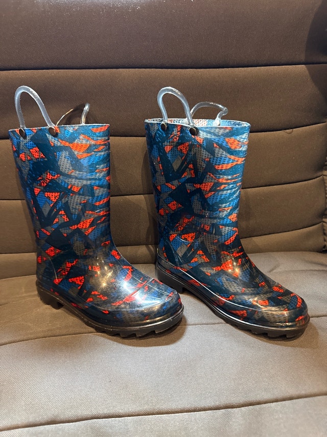 Kids Light Up Rain Boots - Size 1 (New)