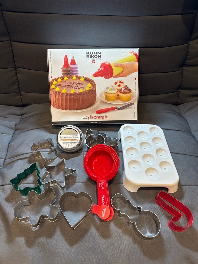 Kuhn Rikon Pastry Decorating Set and Kitchen Accessories