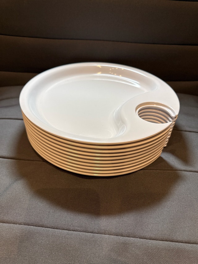 10 Party Plates with Wine Glass Holder - photo 2