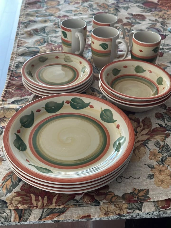 16-Piece Leaf Pattern Dinnerware Set - Plates, Bowls, and Mugs - photo 2