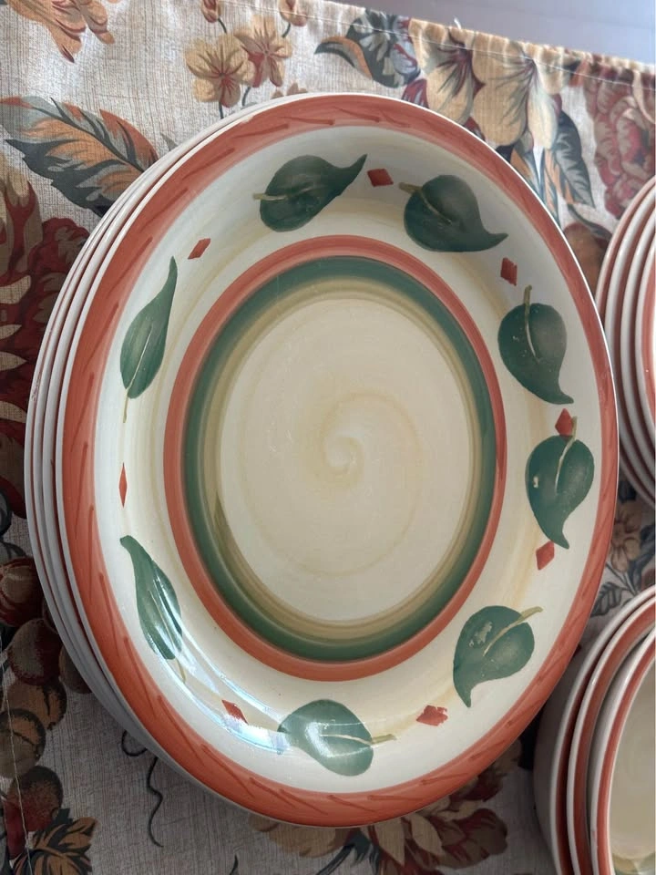 16-Piece Leaf Pattern Dinnerware Set - Plates, Bowls, and Mugs - photo 3