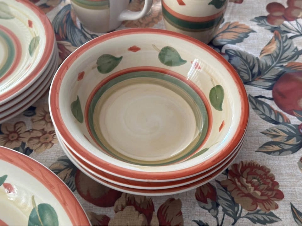 16-Piece Leaf Pattern Dinnerware Set - Plates, Bowls, and Mugs - photo 4