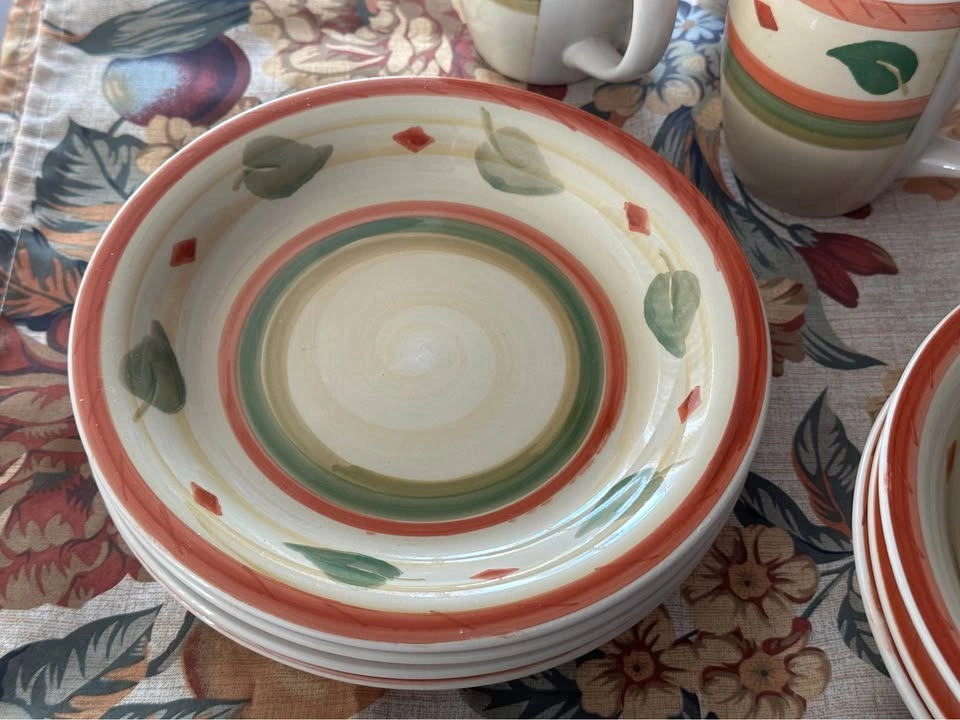 16-Piece Leaf Pattern Dinnerware Set - Plates, Bowls, and Mugs - photo 5