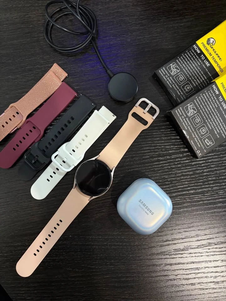 Samsung Galaxy Watch 4 + Galaxy Buds Pro Bundle - photo 3