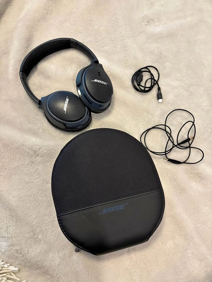 Bose SoundLink around-ear wireless headphones II
