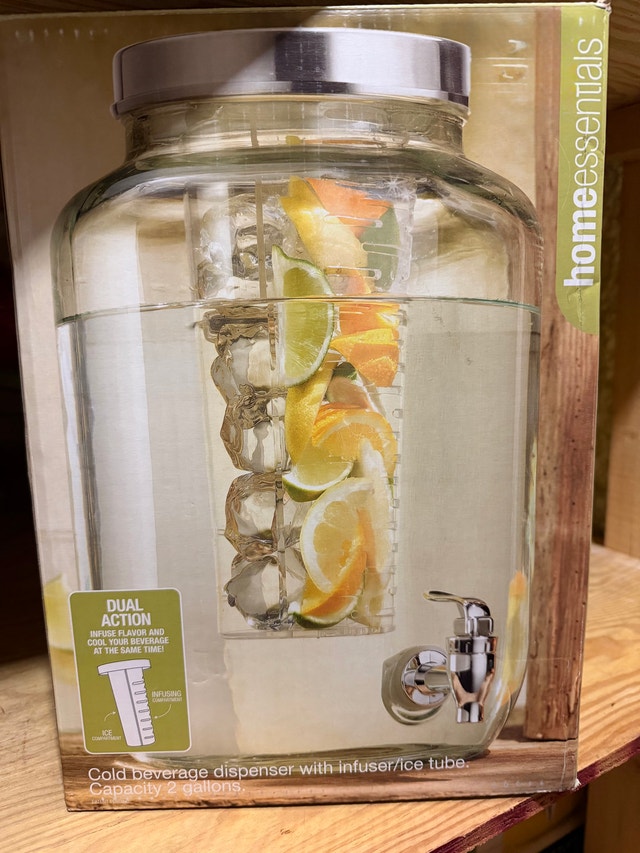 Cold beverage dispenser