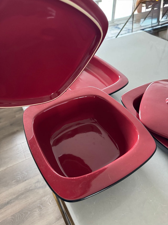 CorningWare 9x13 Pan and 1.9L Dish with Lids
