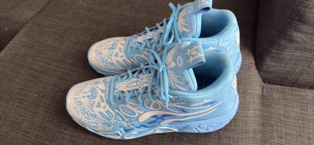 PUMA LaMelo Ball MB.04 Blue/White Basketball $60 - photo 2