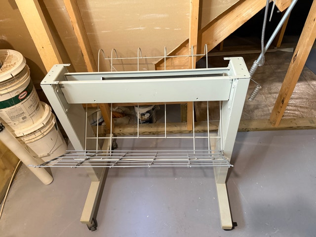 HP DesignJet 600 Plotter with Stand & Paper - photo 2