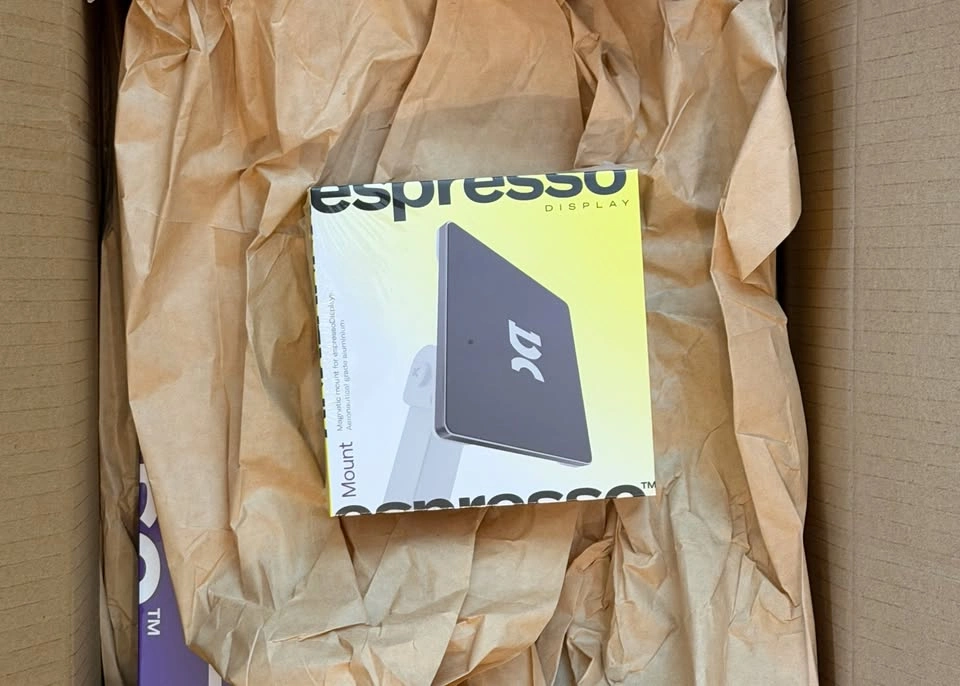 Espresso 17 Pro 4K UHD Portable Monitor + VESA Mount - photo 3