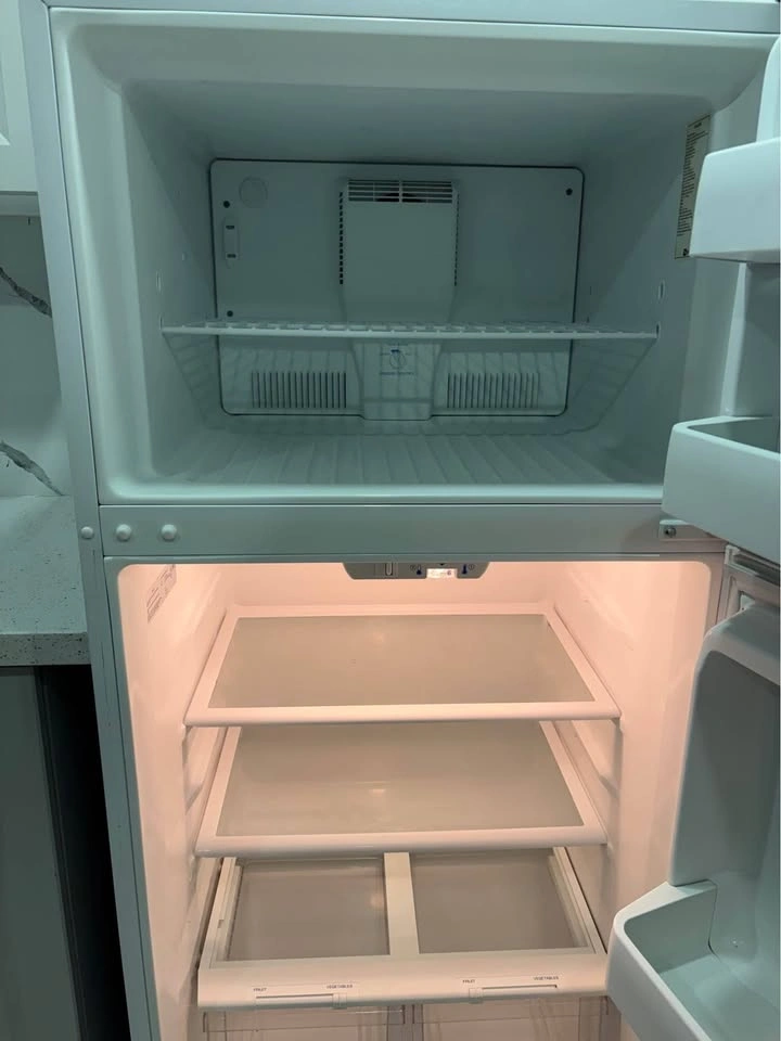 Maytag Top-Freezer Refrigerator - photo 3