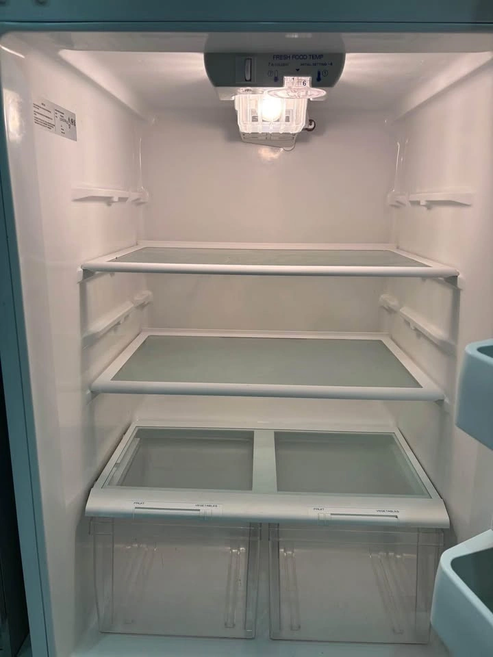 Maytag Top-Freezer Refrigerator - photo 5