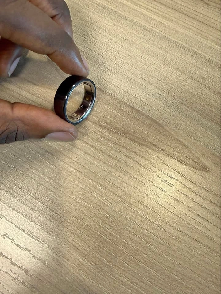 Oura Ring 4 Black Size 12 with Accessories
