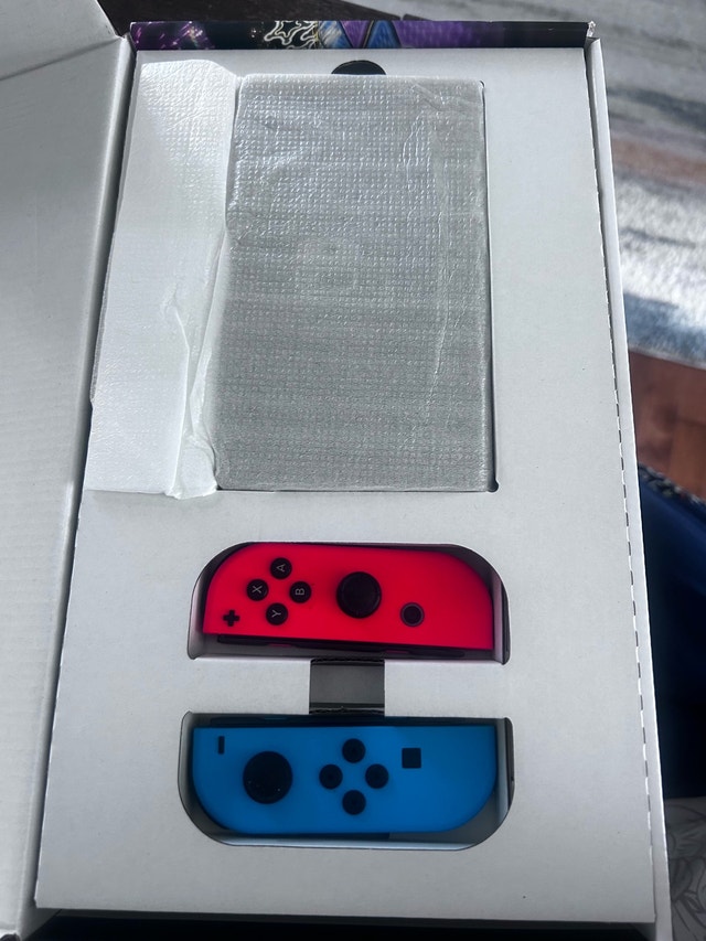 Nintendo switch game console - photo 2