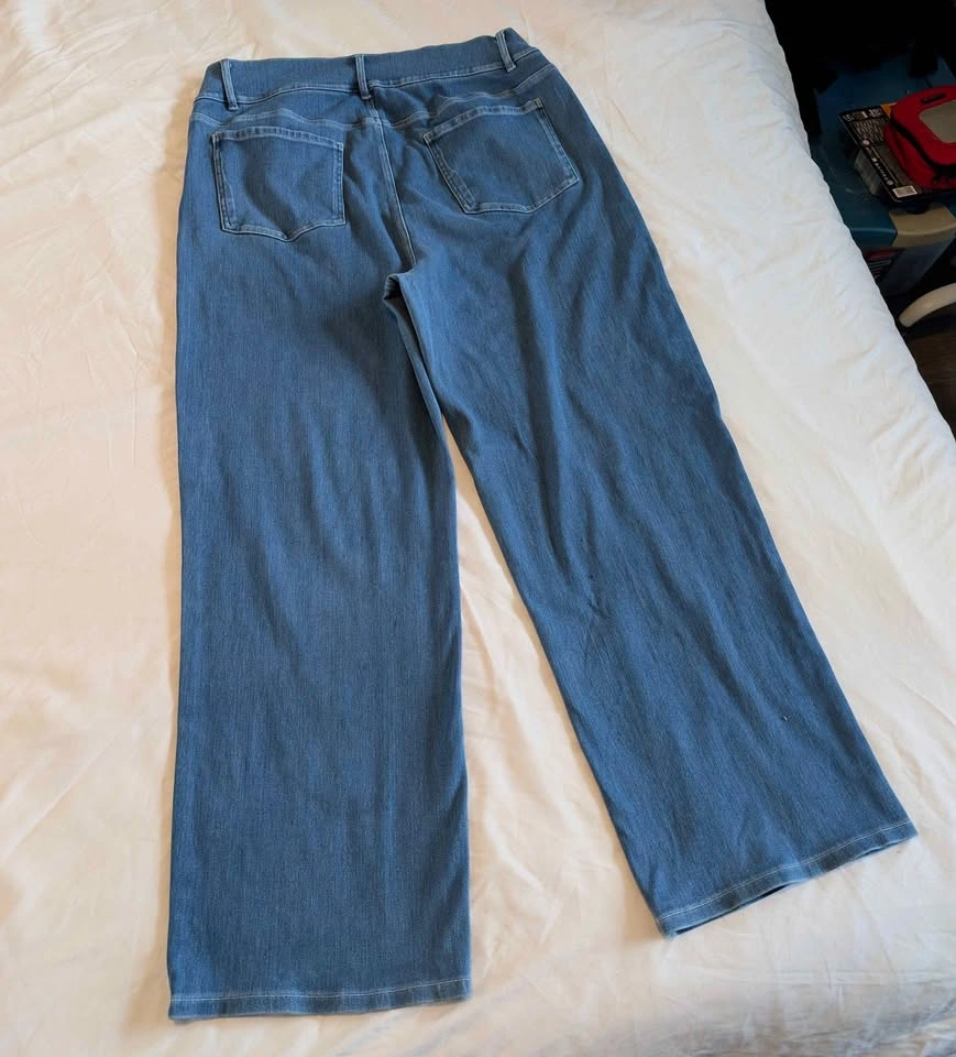 Stretchy Halara Pants - photo 3