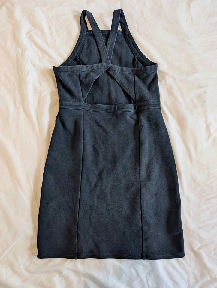 Abercrombie & Fitch Stretchy Dress with Cutout - photo 2