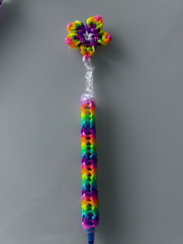 Cute Handmade Loom Band Pencil Charms - photo 2