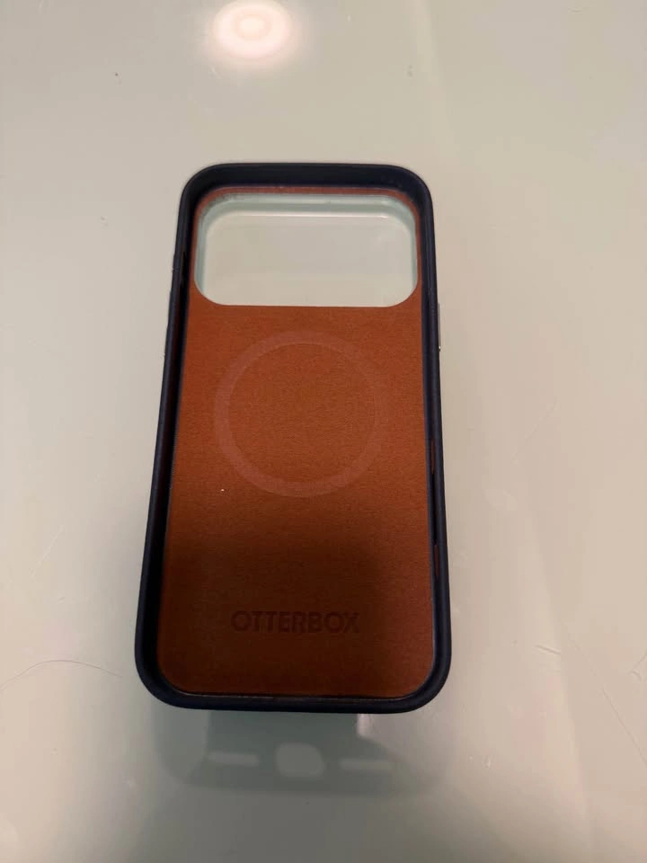 iPhone 17 pro max otterbox - photo 2