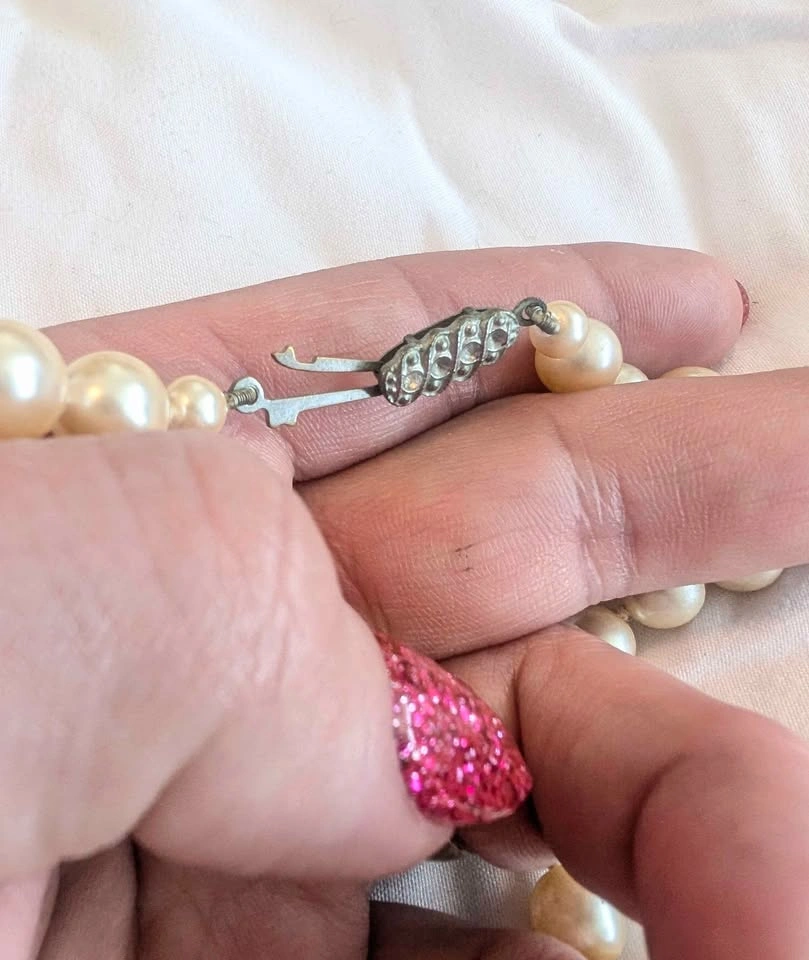 Vintage Costume Pearl Necklace - photo 3