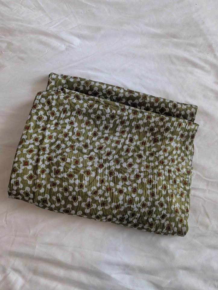 Green patterned silk fabric - photo 4