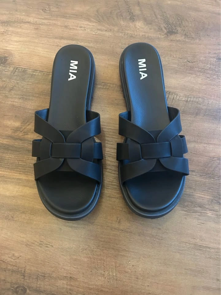 Mia Black Slides - photo 2
