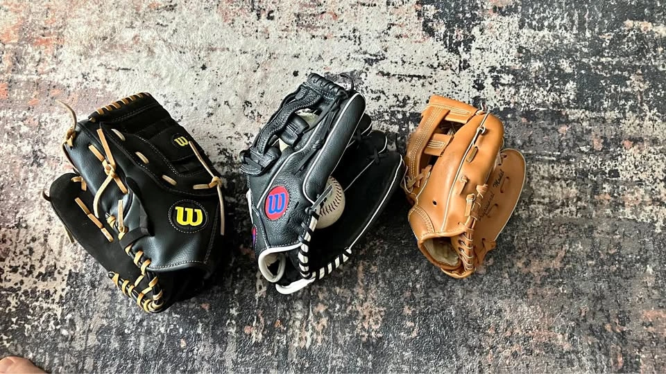 Baseball gloves