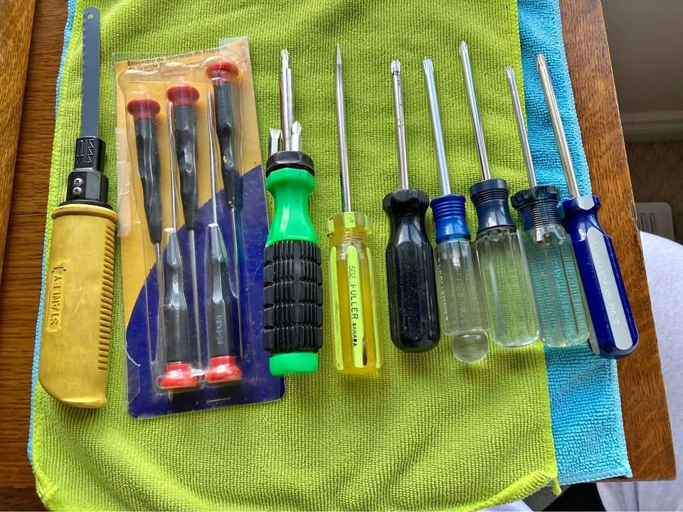 Estate Sale Assorted Screwdriver & Hand Tool Lot