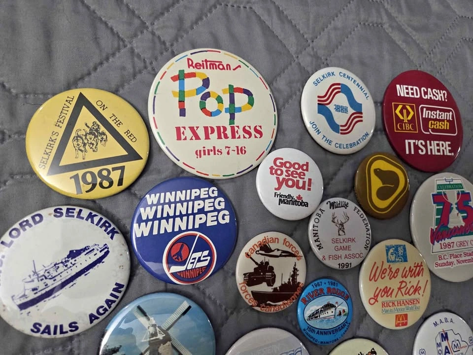 Vintage Canadian Souvenir Pinback Button Collection