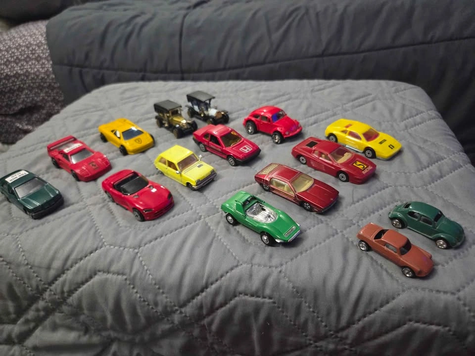 Vintage Die-Cast Car Collection (Lesney, Matchbox, Burago) - photo 2