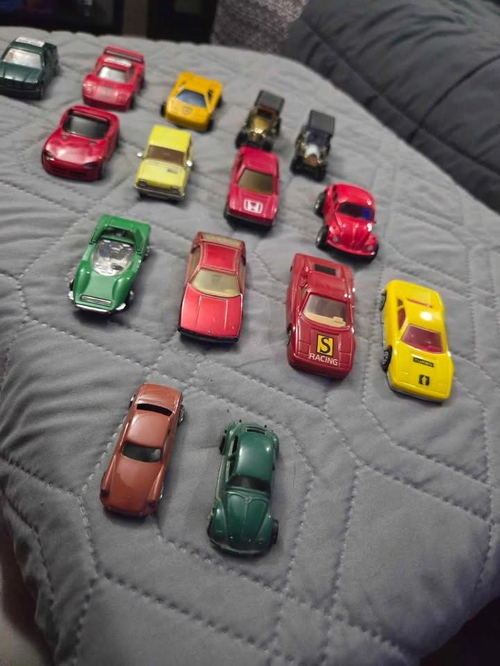 Vintage Die-Cast Car Collection (Lesney, Matchbox, Burago) - photo 5