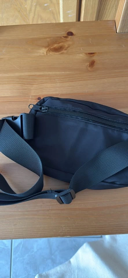 Nutrl small sling bag fanny pack 1L - photo 2