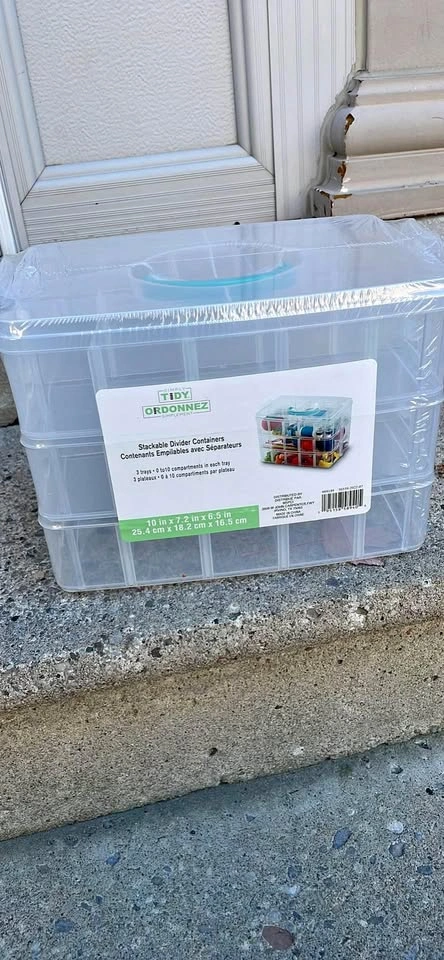 New stackable divider containers