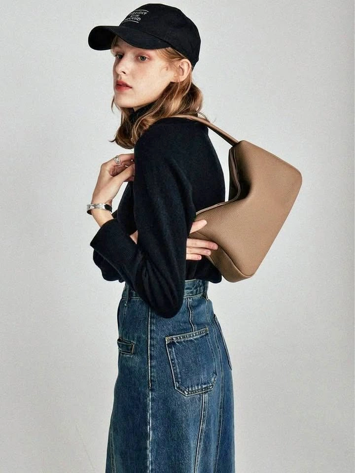 New*Avalea genuine leather shoulder bag
