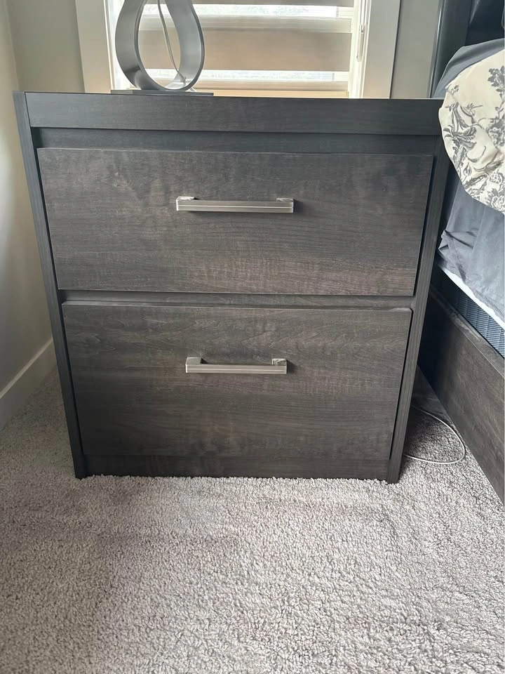 Bedroom set - two side tables, dresser, bed frame - photo 2