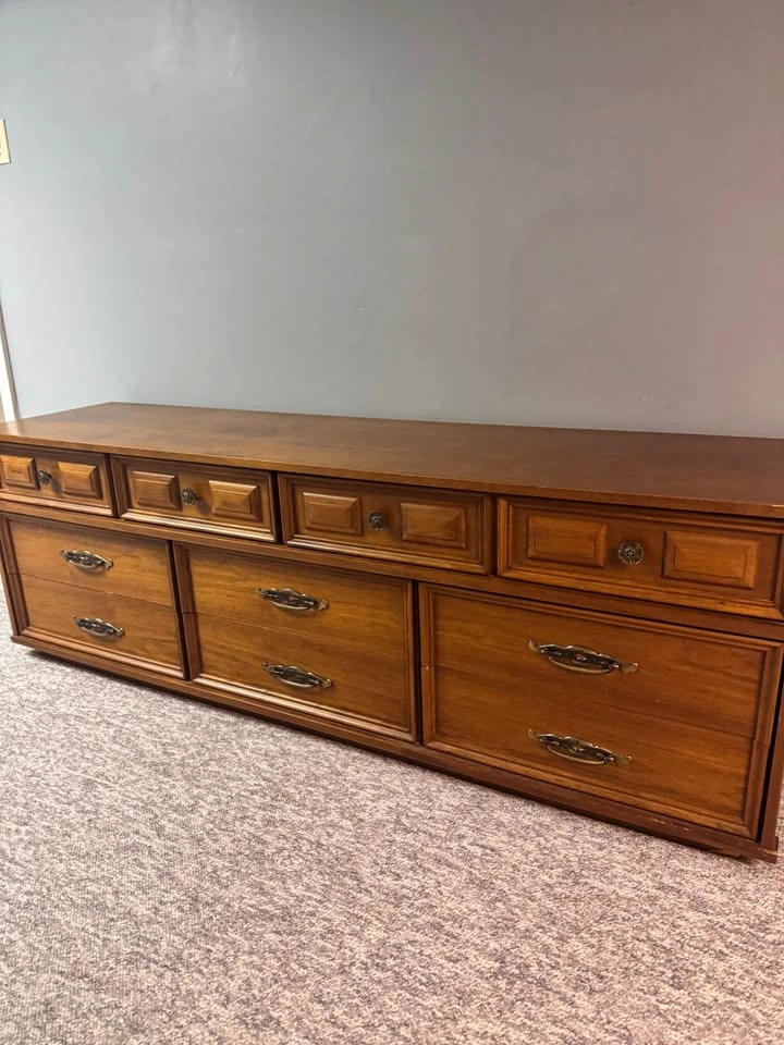 Vintage 8 Drawer Wood Dresser - photo 2