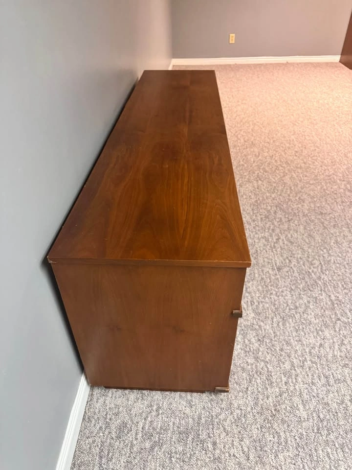 Vintage 8 Drawer Wood Dresser - photo 5