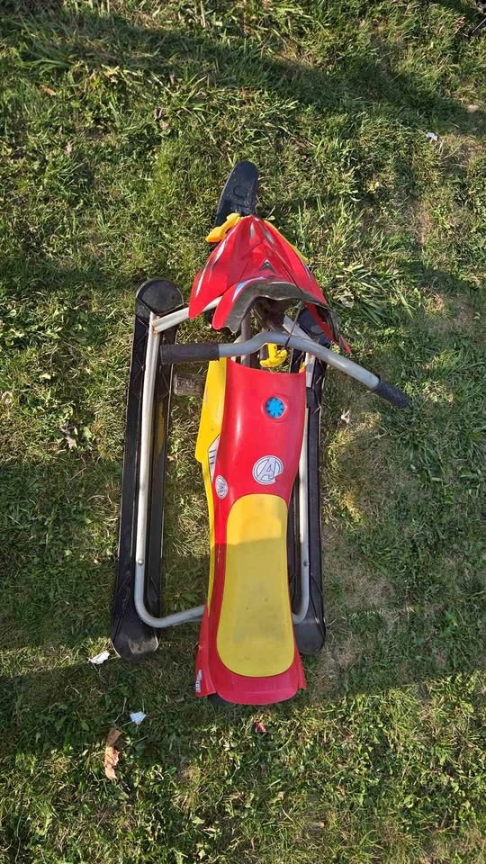 Marvel Avengers Snow Racer Sled