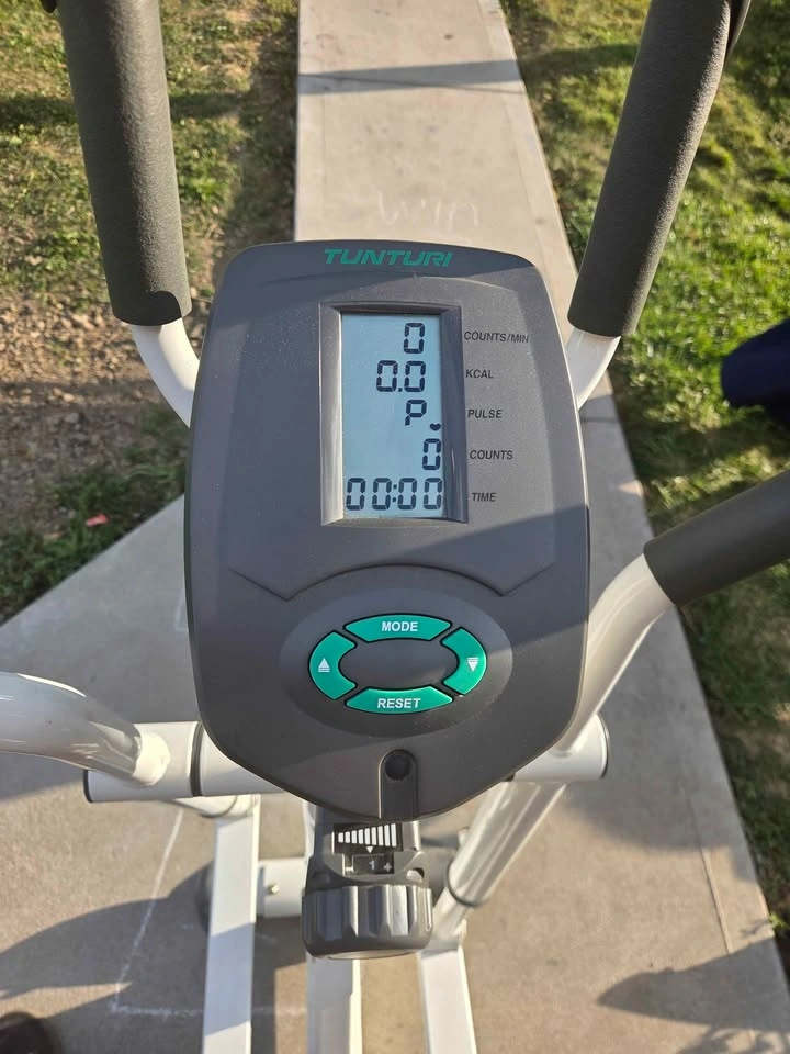 Tunturi Elliptical Cross Trainer - photo 3