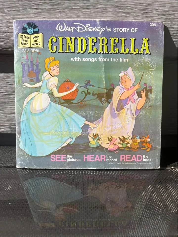 Cinderella McDonalds Glass & Read Along Book image indicator(3)