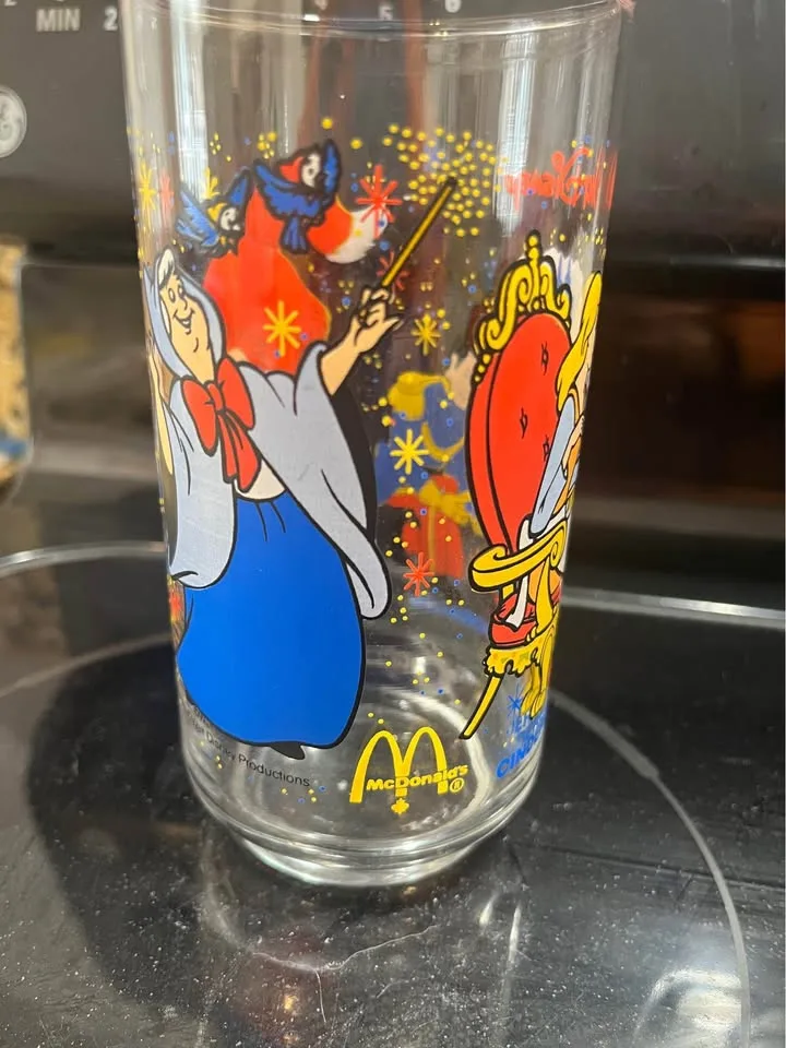 Cinderella McDonalds Glass & Read Along Book image indicator(4)