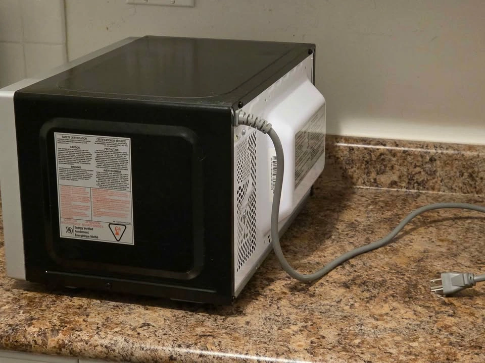 Hamilton Beach Stainless-Steel Microwave - photo 3