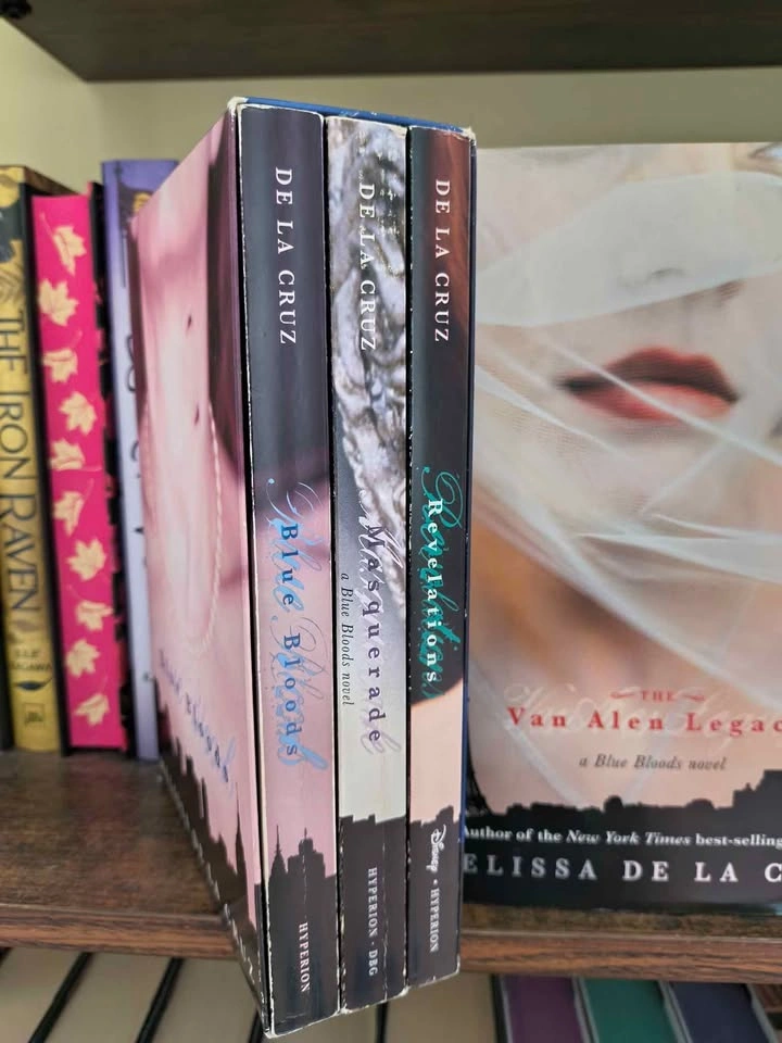 Melissa de la Cruz Blue Bloods Book Series Collection - photo 2