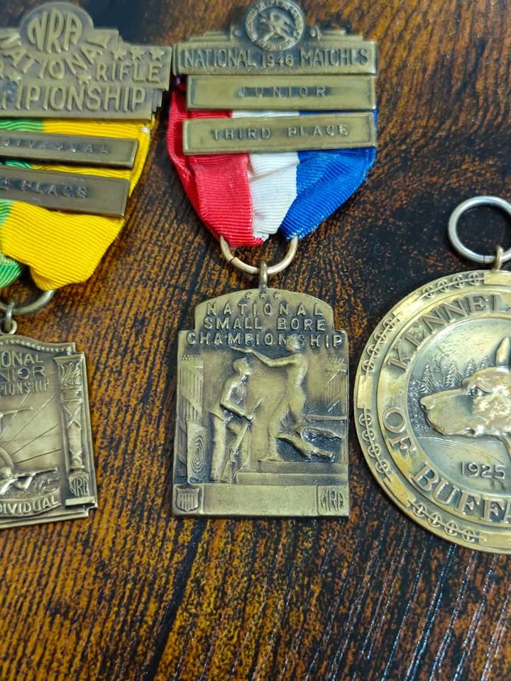 Antique/Vintage 20's - 40's Brass Medals x3 - photo 4