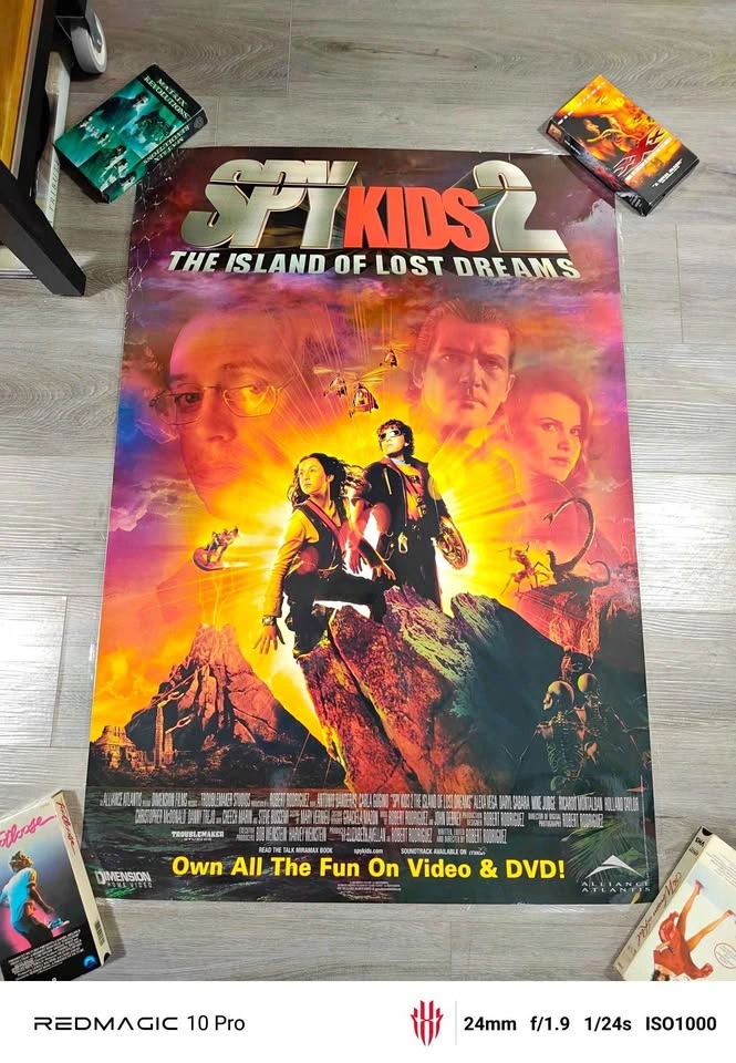 Vintage 2002 Spy Kids 2 Blockbuster Promo Poster