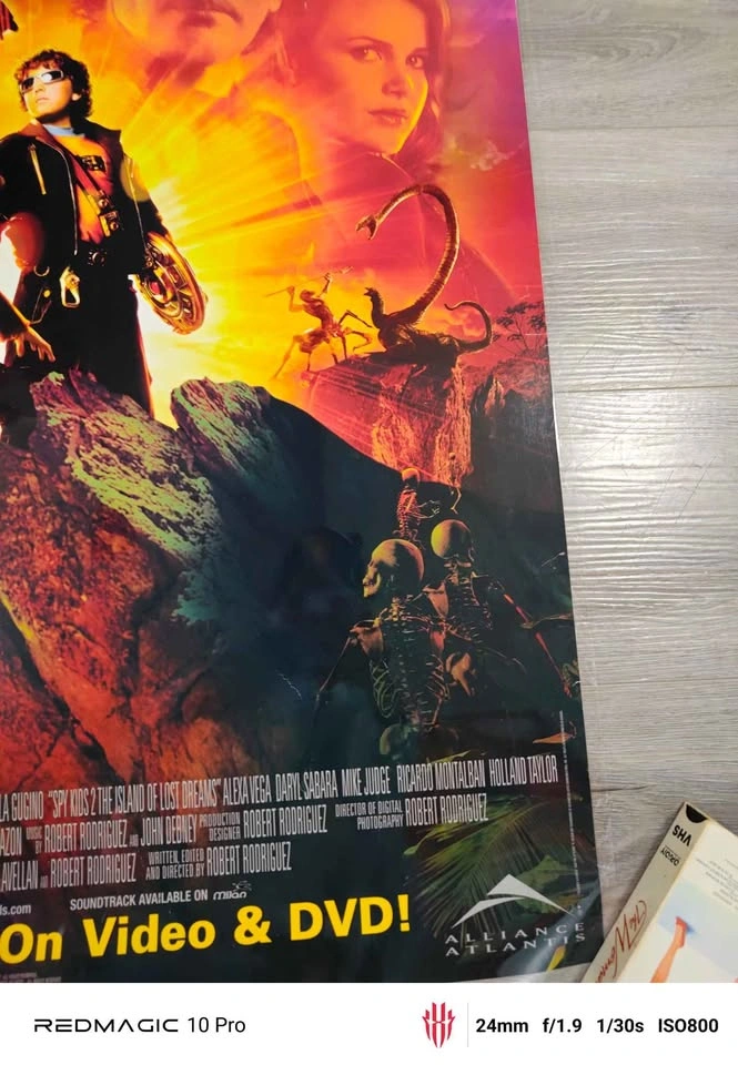 Vintage 2002 Spy Kids 2 Blockbuster Promo Poster - photo 3