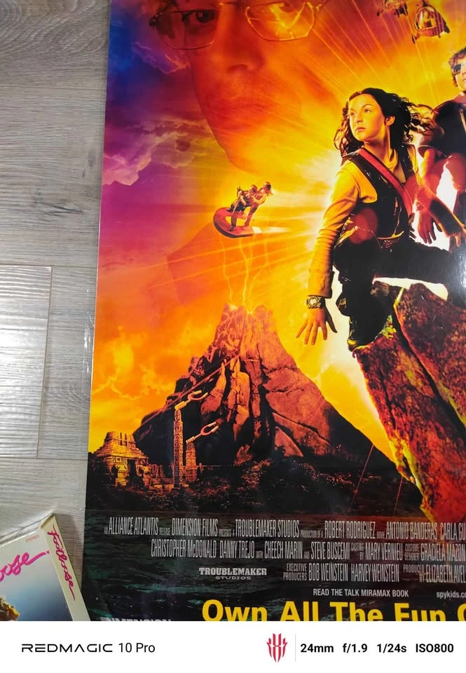 Vintage 2002 Spy Kids 2 Blockbuster Promo Poster - photo 4