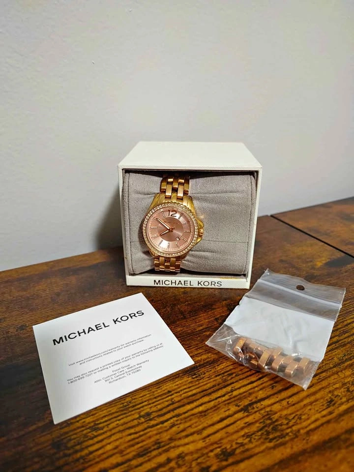 2000's Women's Michael Kors Rose Gold/Crystal Watch