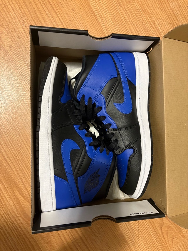 Air Jordan 1 Mid Hyper royal blue